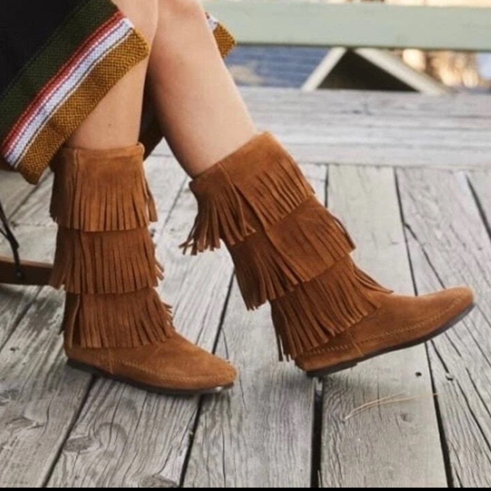 MINNETONKA Brown Suede Three Layer Fringe Boots, Size 9